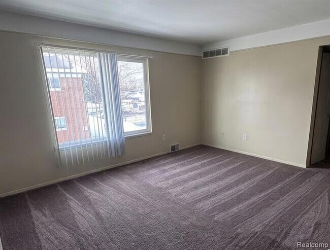 Building Photo - 16481 E 10 Mile Rd