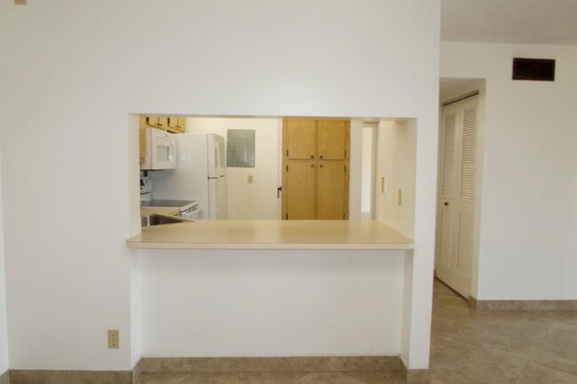 Building Photo - 208 Foxtail Dr