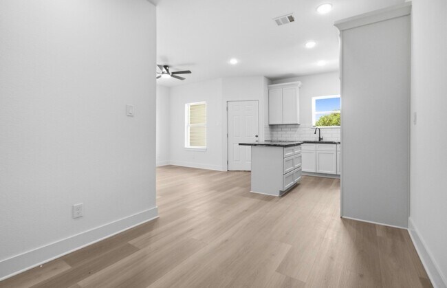 Building Photo - 307 Bolden St