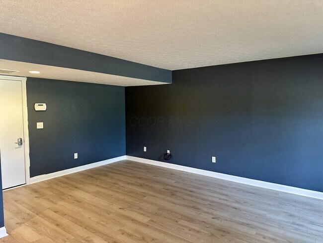 Building Photo - 5895 Canyon Creek Dr