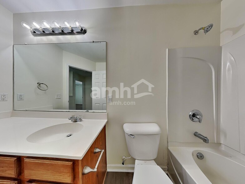 Building Photo - 97 Pine Ridge Dr