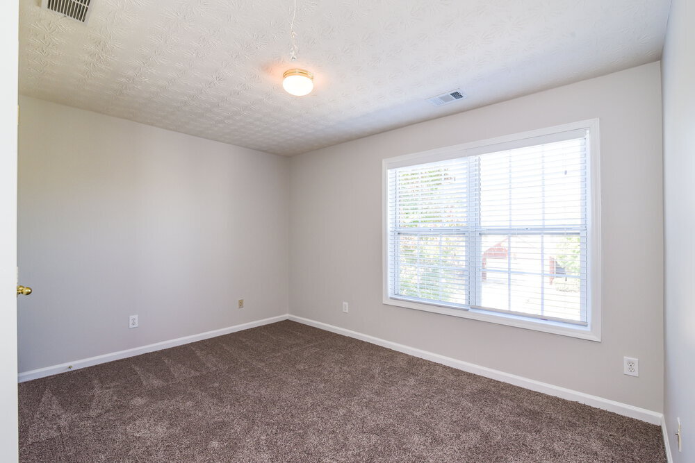 Building Photo - 425 Clairidge Ln SW