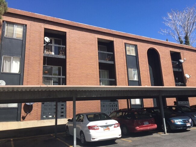 Building Photo - 68 E 200 S