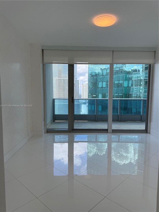Building Photo - 200 Biscayne Blvd Way