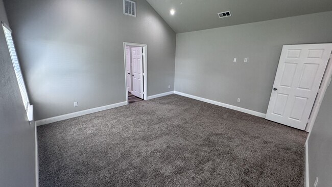 Building Photo - 803 Sayle St