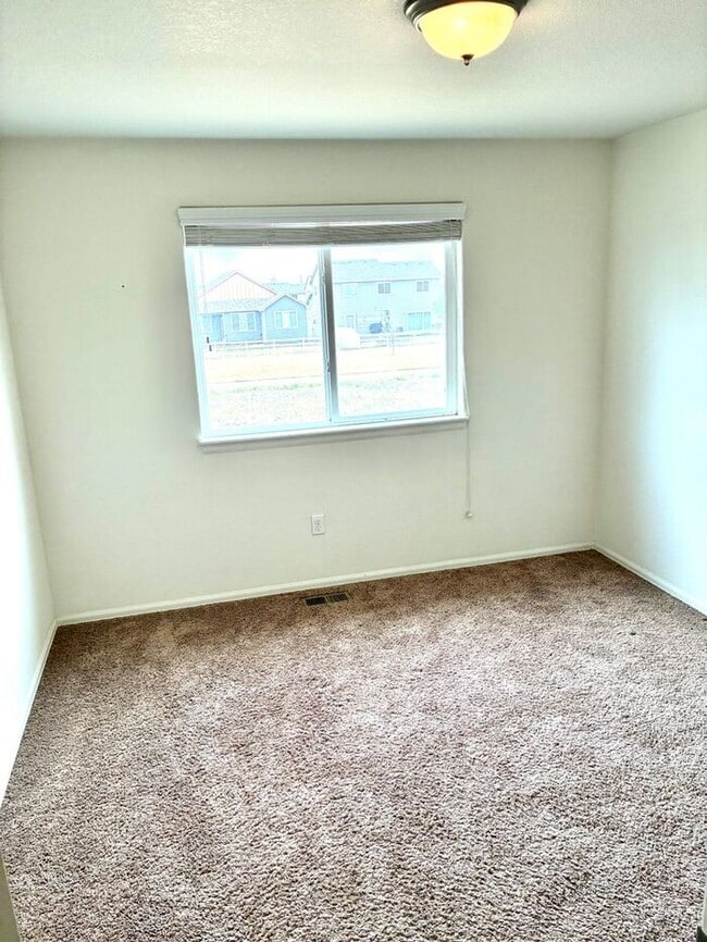 Building Photo - Beautiful 4 Bedroom Two-Story Home in Windsor!