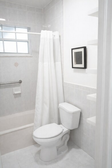 Building Photo - 16909 SW 141st Ct