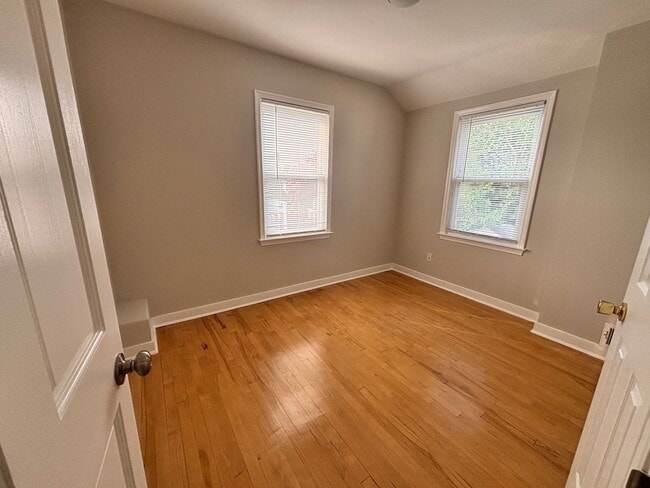 Building Photo - 2705 Fort Dr
