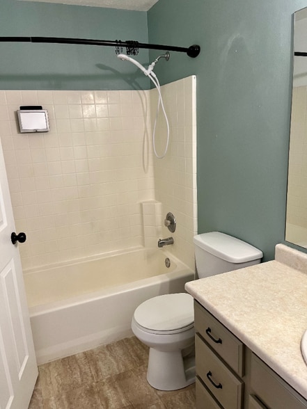 Building Photo - 742 150 S