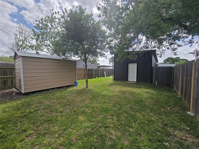 Building Photo - 3231 Angelfish Cove