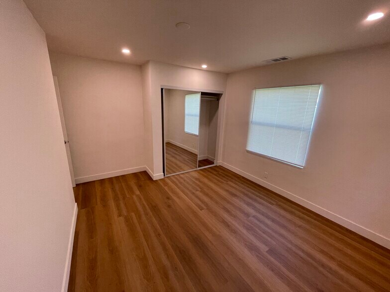 Building Photo - 340 W Alameda Ave