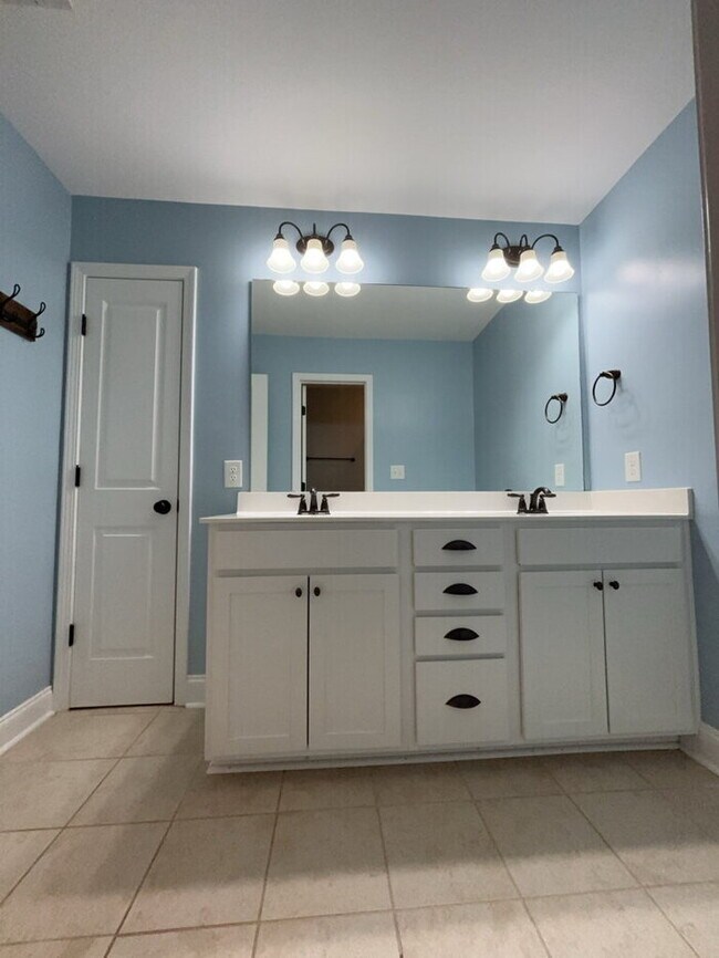 Building Photo - 373 Whispering Breeze Ln