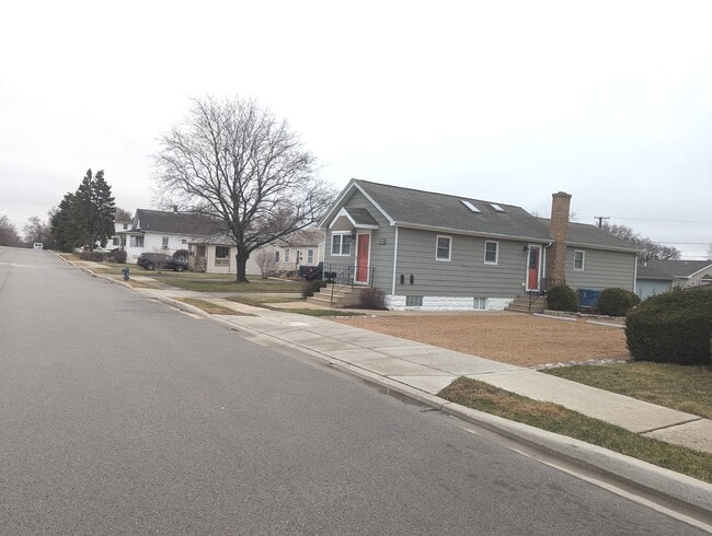 Building Photo - 1708 N Center St