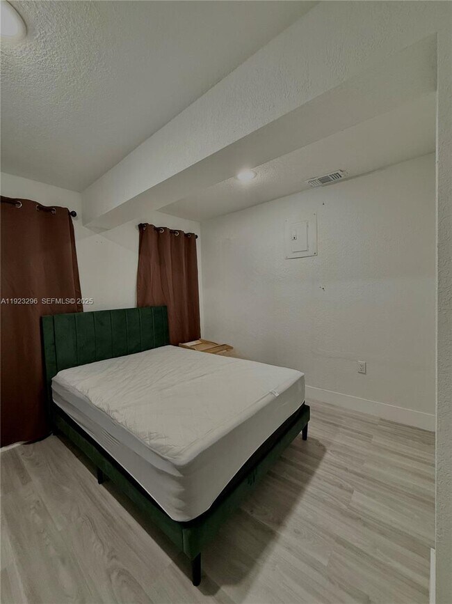 Building Photo - 7815 NW 5th Ct