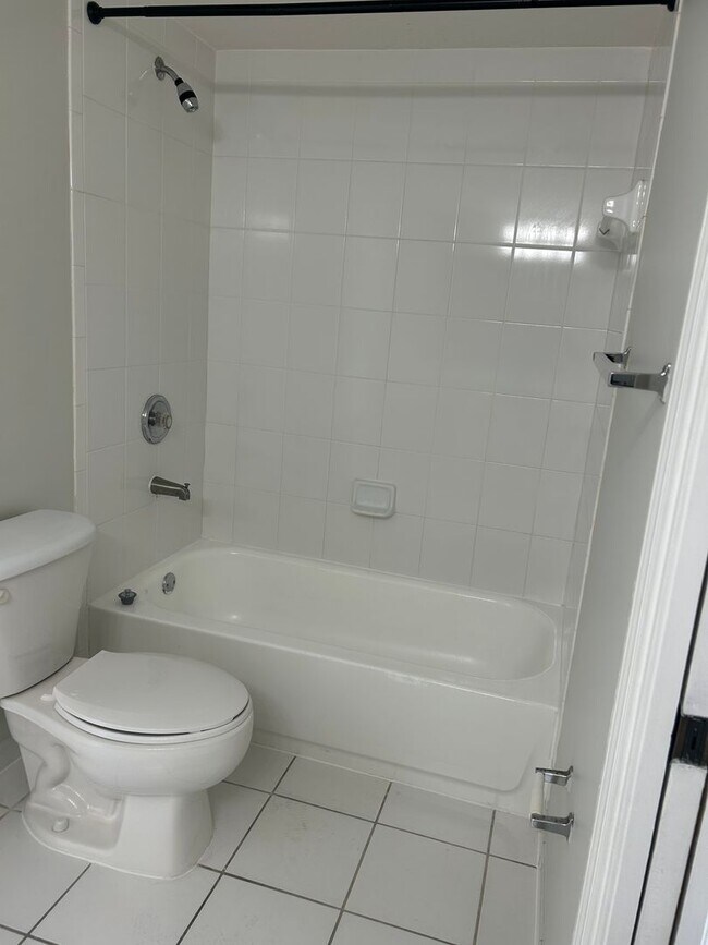 Building Photo - LARGEST 2 BEDROOM APT CORAL SPRINGS  Rustic Reclaimed Oak Wood Like Flooring