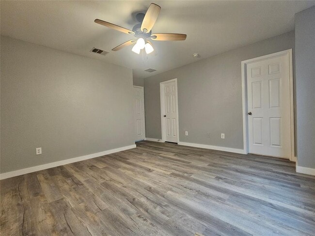Building Photo - 2724 Fairview Dr