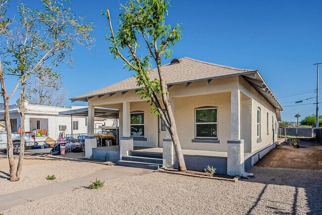 Building Photo - Beautiful Home in Phoenix Arizona