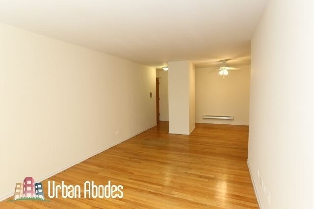 Building Photo - 648 W Wrightwood Ave