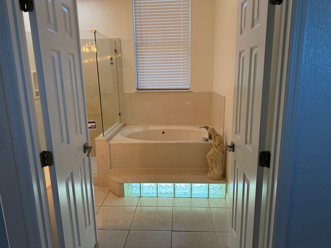 Building Photo - 317 Lanternback Island Dr