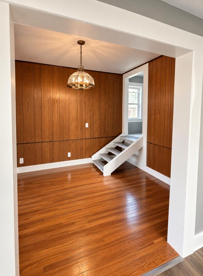 Building Photo - 708 Covington Ave