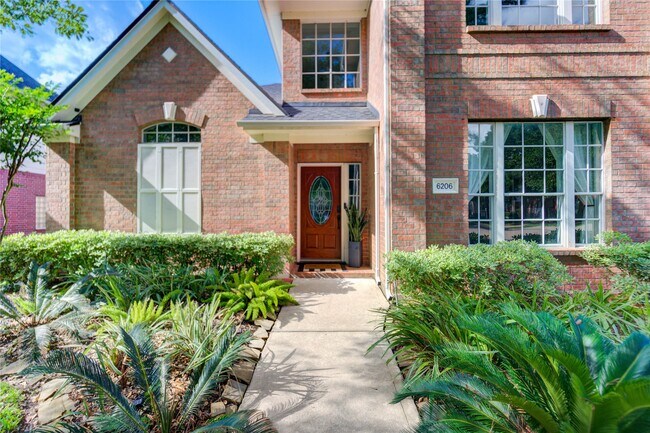 Building Photo - 6206 Clear Canyon Dr