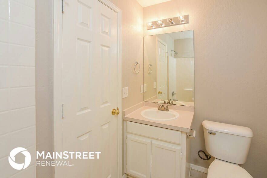 Building Photo - 1413 Buena Vista Cir