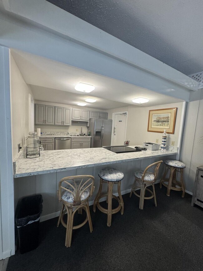 Building Photo - 1310 NE 14th Ct