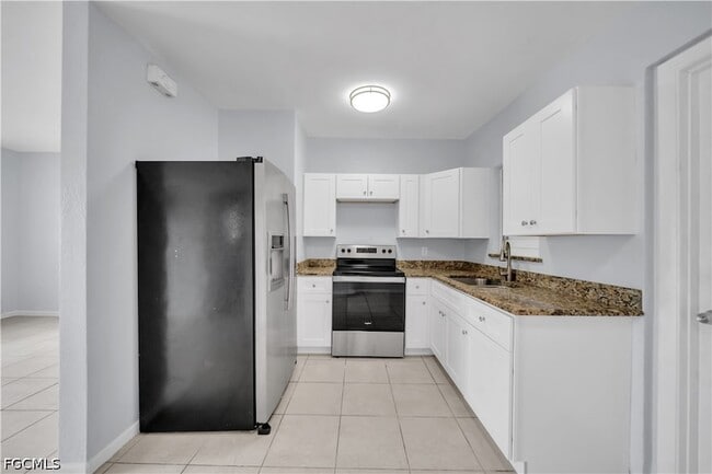 Building Photo - 1527 Gardenia Ave