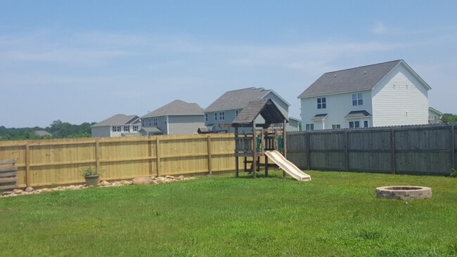 Building Photo - 302 Catamaran Rd