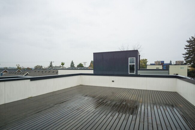 Building Photo - 3Bd/3.25Ba Seattle Home