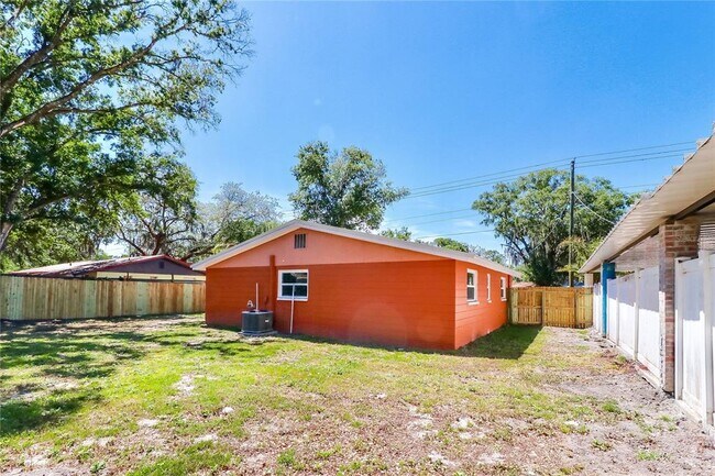 Building Photo - 1204 N Maryland Ave