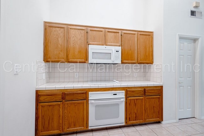 Building Photo - 3 Bedroom + Office, 2 Bath Home with Solar...
