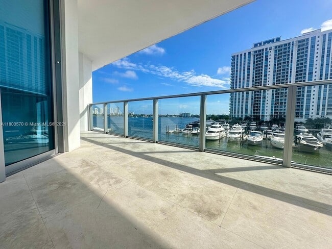 Building Photo - 17301 Biscayne Blvd
