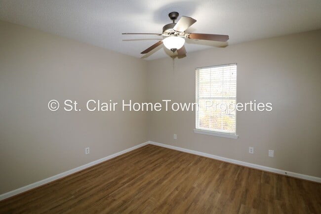 Building Photo - Newly Renovated Triplex