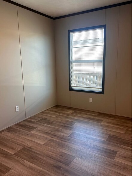 Building Photo - 3200 S Highland Park Dr