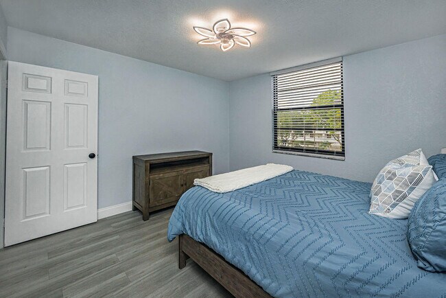 Building Photo - 3630 Whitehall Dr