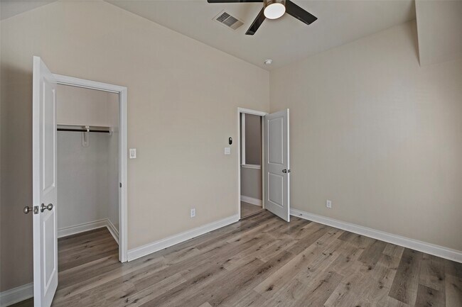 Building Photo - 1346 Mystic River Ln