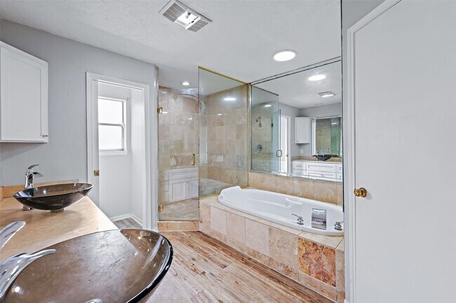 Building Photo - 10735 Kitty Brook Dr