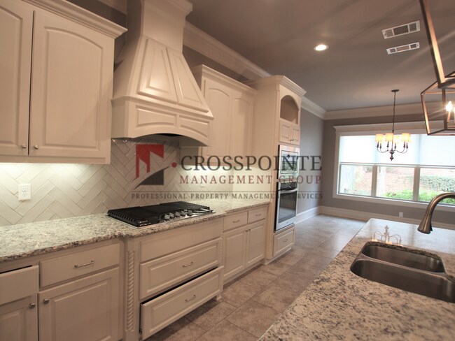 Building Photo - Gorgeous 3 bed 2 bath home in Hadley Court!