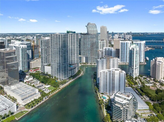 Building Photo - 300 Biscayne Blvd Way