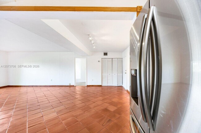 Building Photo - 8335 SW 72nd Ave