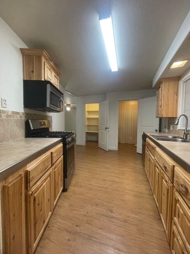 Building Photo - SHASTA FOREST VILLAGE / MANUFACTURED 2 BED 2 BATH HOME IN SHINGLETOWN