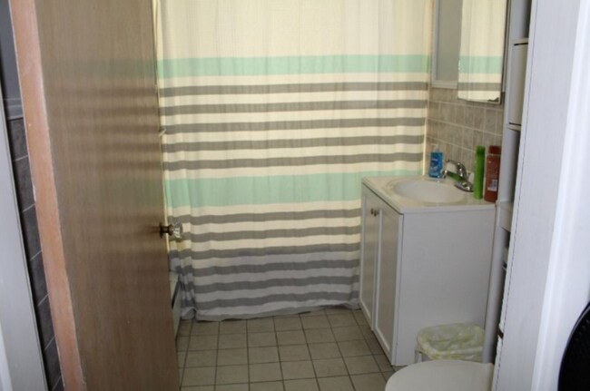 Building Photo - 12 Brooks Ave