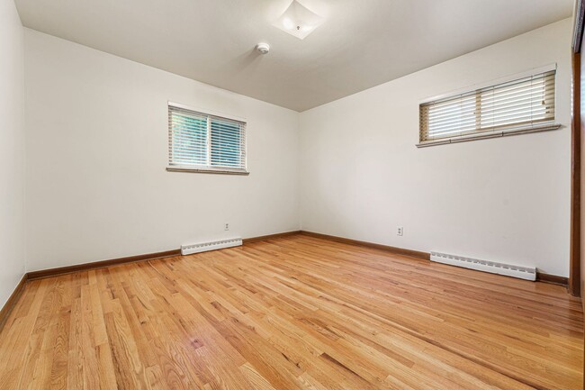 Building Photo - Spacious Duplex in Wheat Ridge!