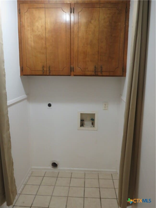 Building Photo - 139 Lone Oak St