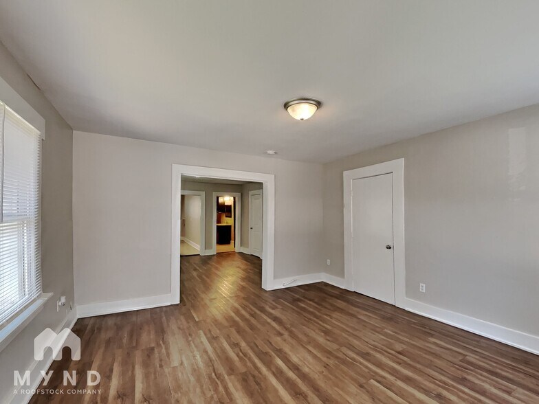 Building Photo - 2208 Avenue U B Ave