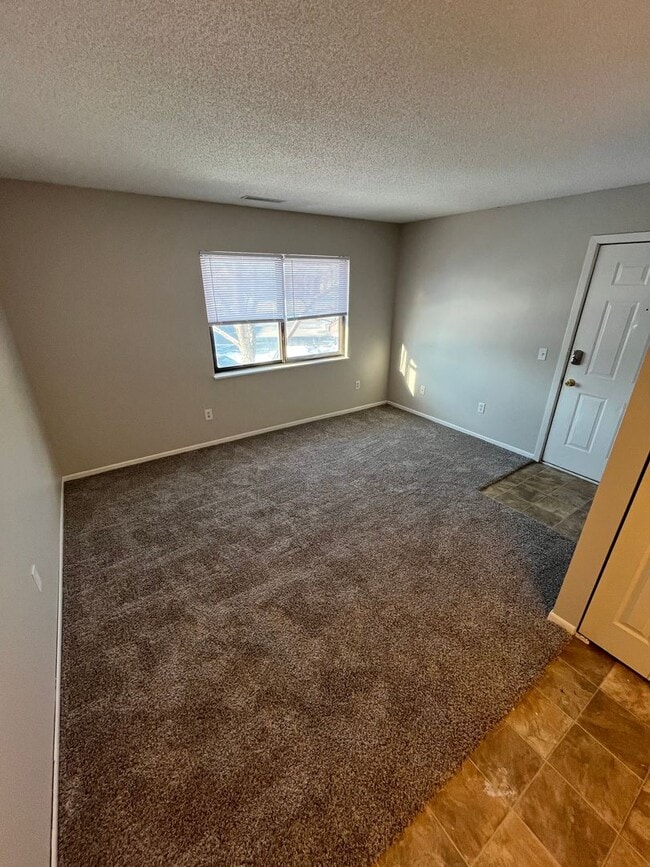 Building Photo - One Bedroom Apartment in Butler!