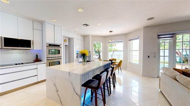 Building Photo - 5092 SW 173rd Ave