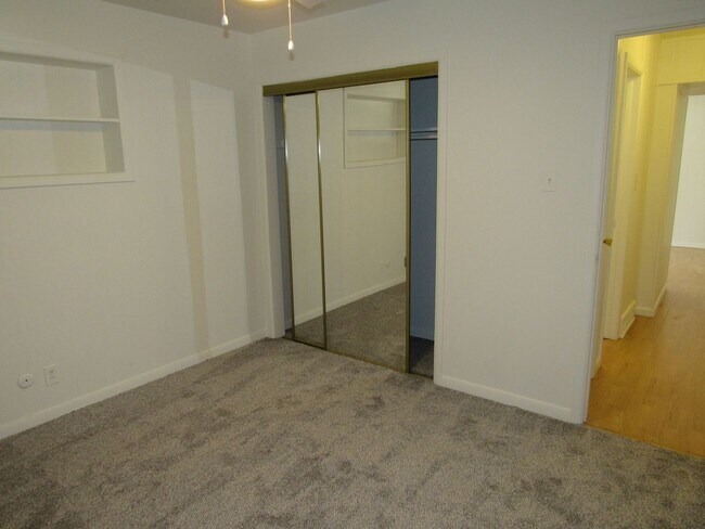 Building Photo - 2 Bedrooms plus 2 non confirming bedrooms in the basement close to light rail