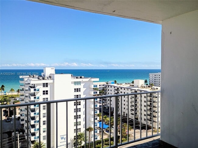 Building Photo - 1410 S Ocean Dr